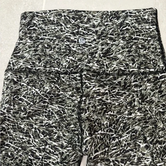 Lululemon x SoulCycle Philadelphia High-Rise Wunder Under Crop Size 6 - Picture 7 of 9
